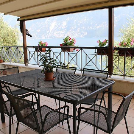 La Casa Sul Lago Apartments - Olive Tree Apartment Лимоне-суль-Гарда Экстерьер фото