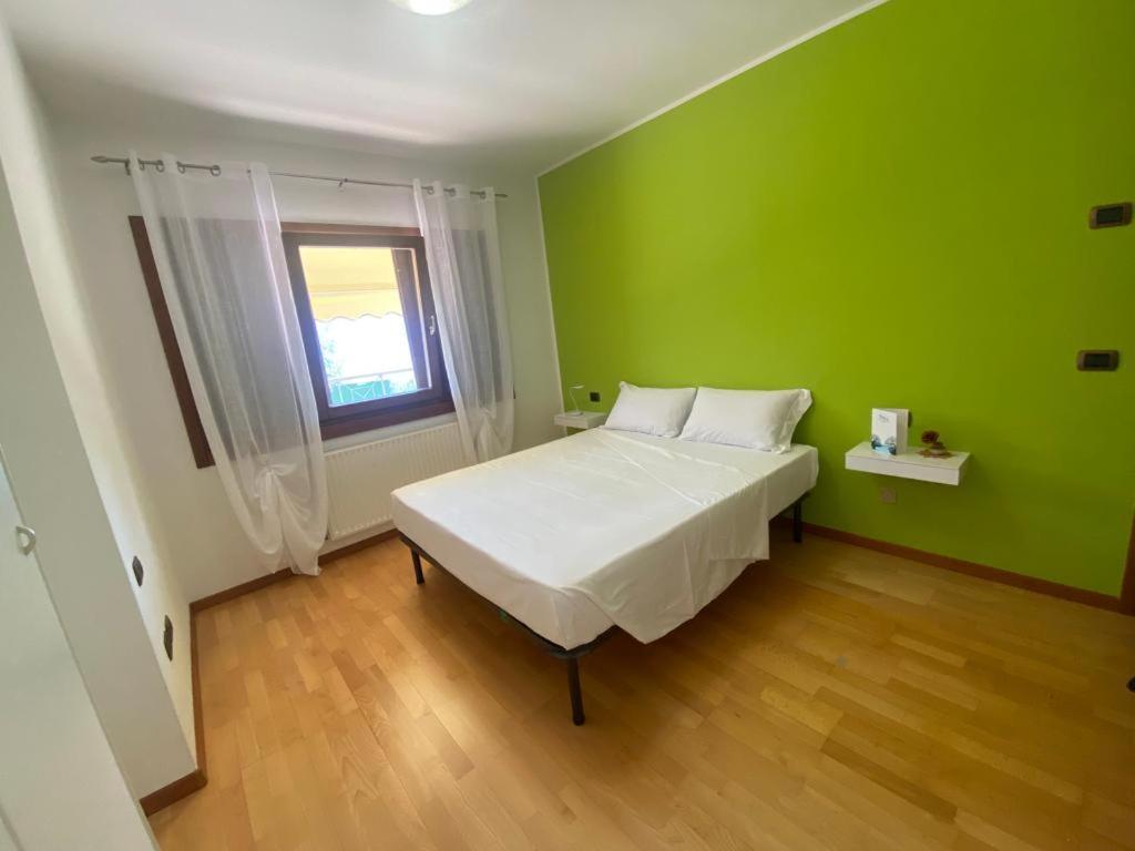 La Casa Sul Lago Apartments - Olive Tree Apartment Лимоне-суль-Гарда Экстерьер фото